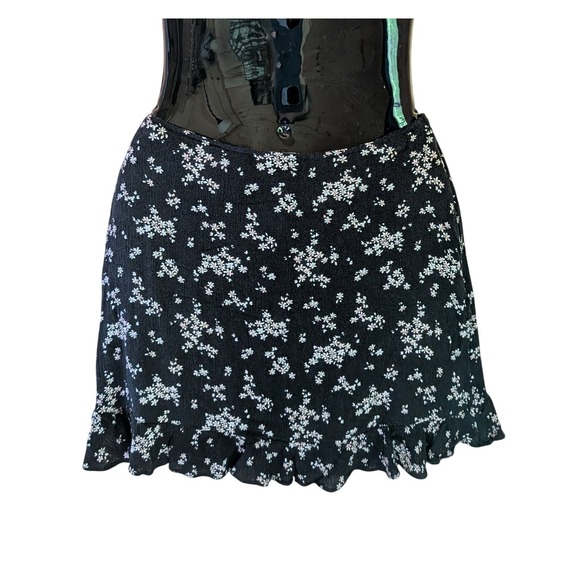Abercrombie & Fitch Dresses & Skirts - Abercrombie & Fitch Mini Skirt S Cottage Coquette Ditsy Floral Ruffle Hem Cute